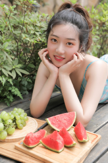 硕大粗长撑裂了小龙女